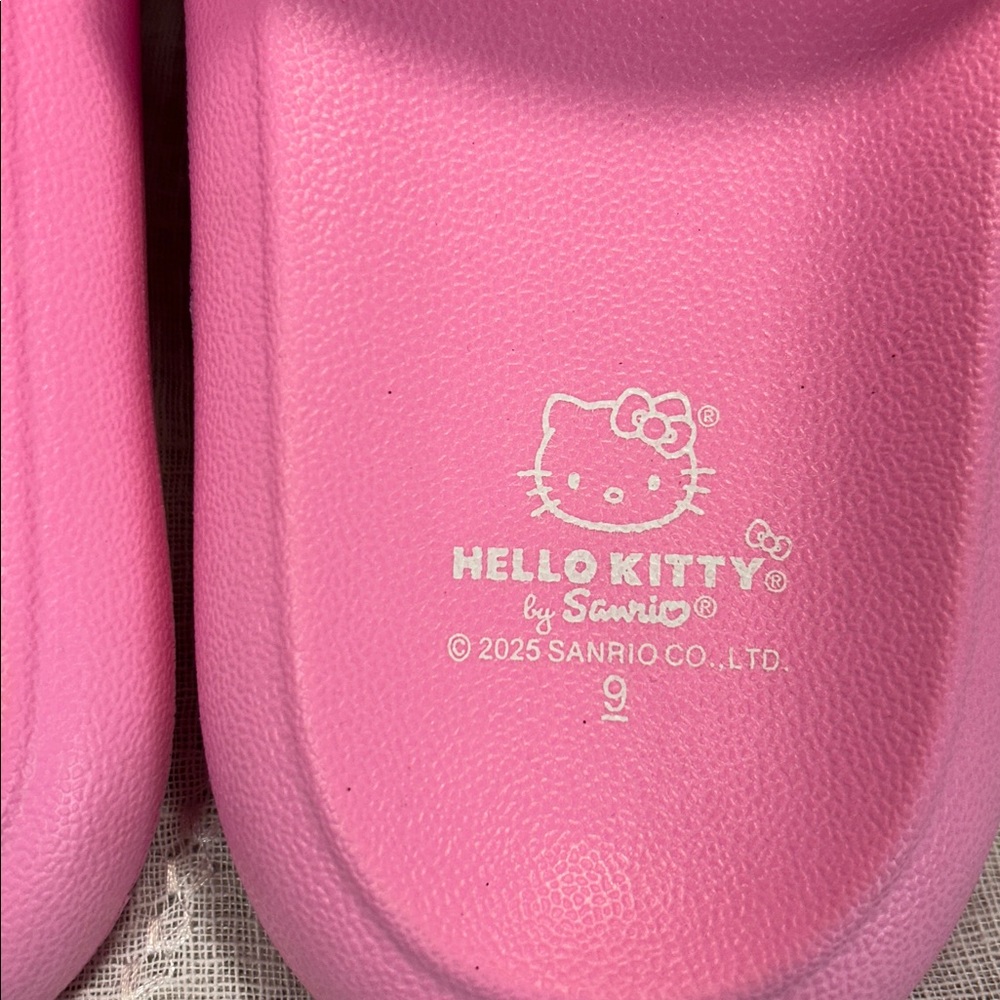 NWT Hello Kitty slide in sandals slides - Picture 4 of 9